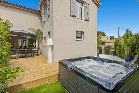 Luxueuse Villa L'Olivier Cannes 4 chambres jacuzzi Villa in Cannes