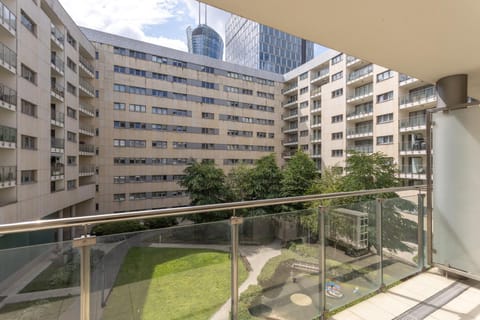 Property building, Day, View (from property/room), Balcony/Terrace