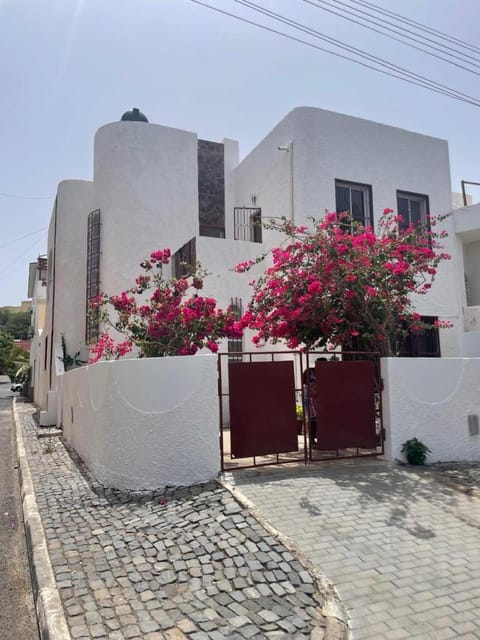 Property building, Day, Neighbourhood, Street view