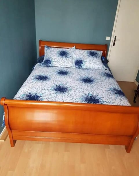 Chambre d'hôte chez Marie-Jeanne Vacation rental in Saint-Denis, France