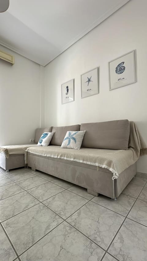 Bed, Living room, Seating area
