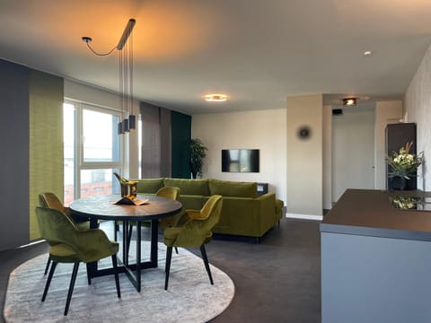 Living room, Seating area, Dining area