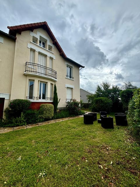 Grande Maison Clermont Ferrand House in Clermont-Ferrand