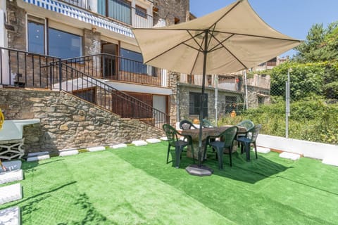Property building, Balcony/Terrace, Living room