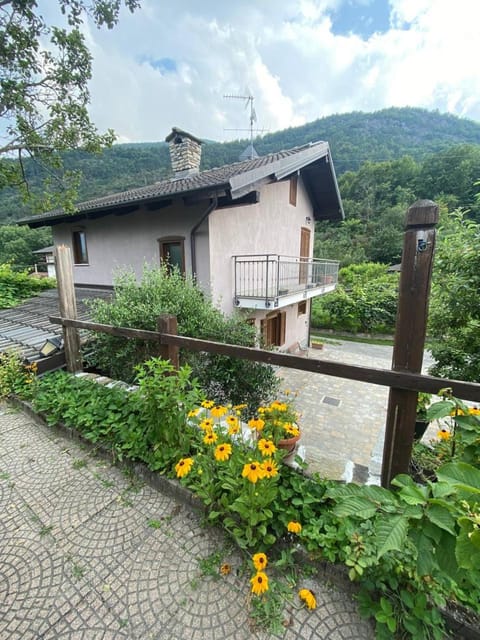 La casa nel bosco House in Piedmont