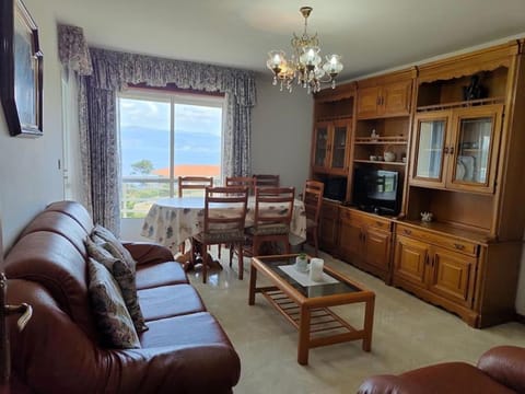 Communal lounge/ TV room, Sea view