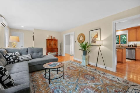 8 Harbor Hill Drive Orleans - A Change of Pace House in Orleans