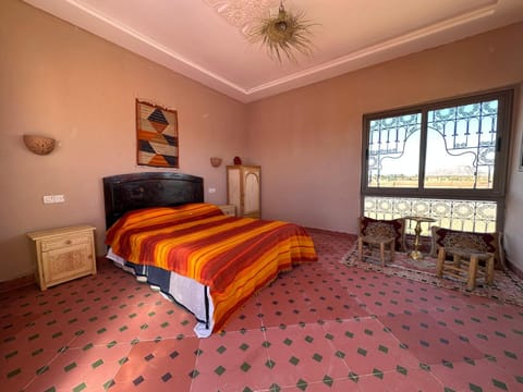 Bed, Photo of the whole room, Seating area, Bedroom