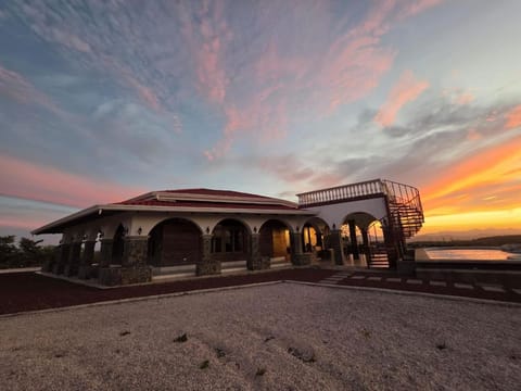 Property building, Day, Natural landscape, Sunrise, Sunset