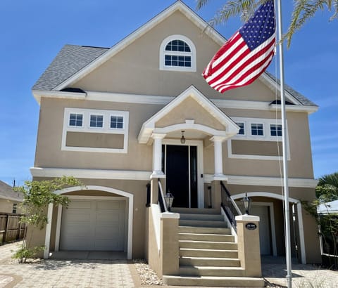 Pompano 21709 House in Sunnyside