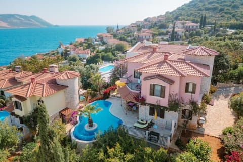 Property building, Natural landscape, Bird's eye view, Pool view, Sea view, Swimming pool, Swimming pool
