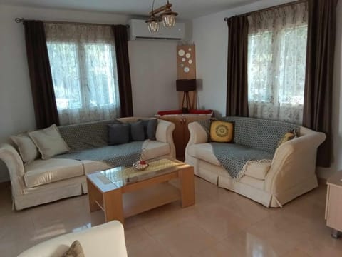 Yellow House Apartment in Decentralized Administration of Macedonia and Thrace