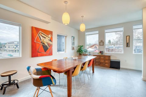 Stay Portland - Private Rooftop Flat- 14 Guests - 94 WalkScore House in Portland