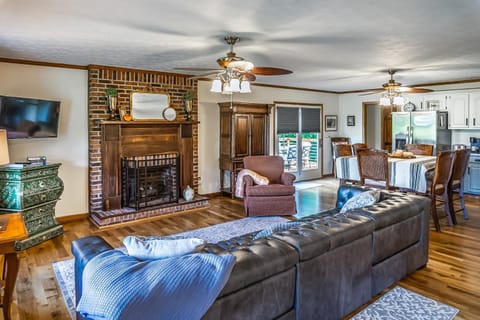 Dock! Riverfront Anglers Oasis in Elizabethton House in Elizabethton