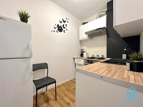 World Room - 10 Minutes to Gdańsk Old Town & Seaside Vacation rental in Gdansk