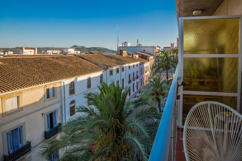 Balcony/Terrace, City view