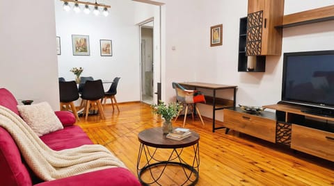 Communal lounge/ TV room, TV and multimedia, Living room, Seating area