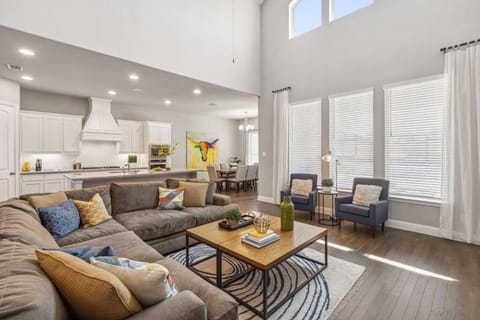 TV and multimedia, Living room, Dining area