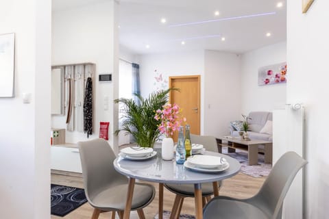 Living room, Seating area, Dining area