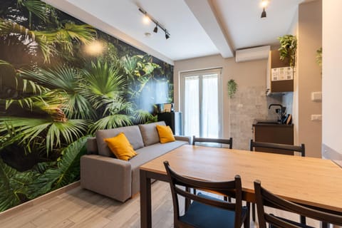 Kitchen or kitchenette, Living room, Seating area, Dining area