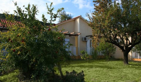 Facade/entrance, Garden