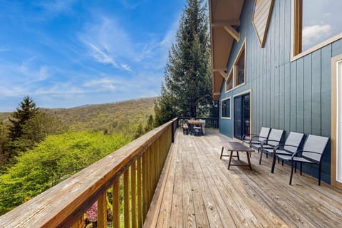 Diamond Ridge Getaway Chalet in Valley Creek