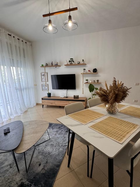 Communal lounge/ TV room, TV and multimedia, Living room