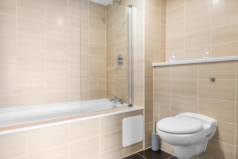 Shower, Toilet, Bathroom, Bath, towels