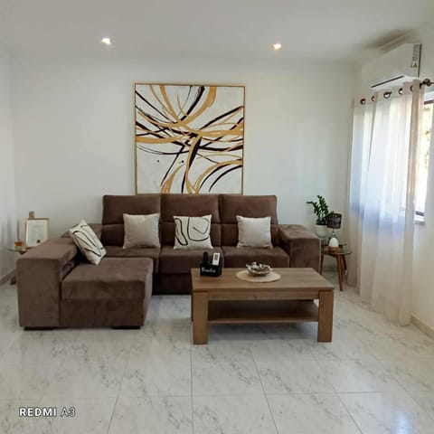 Communal lounge/ TV room, heating, air conditioner
