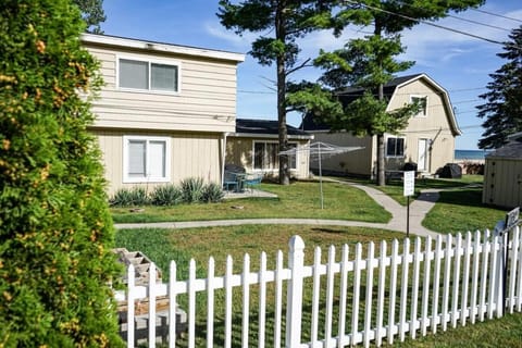 Beach Club of Oscoda - All 4 Beachfront Cottages House in Oscoda Township