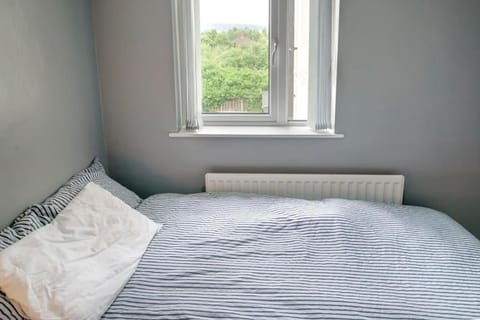 2 Bedroom Central House House in Belfast