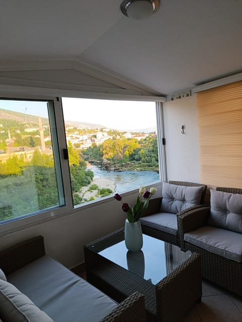 View (from property/room), Balcony/Terrace, Seating area, Mountain view