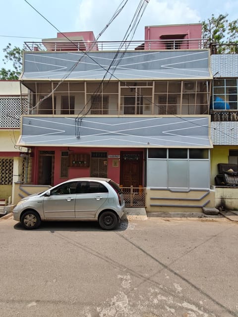 Property building, Day, Parking