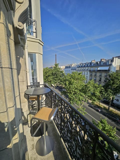 View (from property/room), Balcony/Terrace, City view
