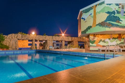 Swimming pool