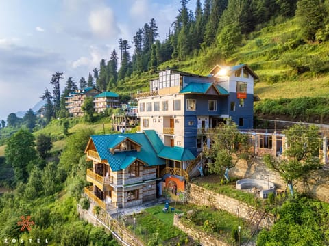 Property building, Bird's eye view, Mountain view
