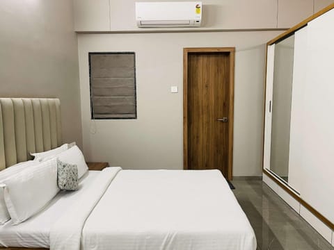 Bed, Bedroom, air conditioner