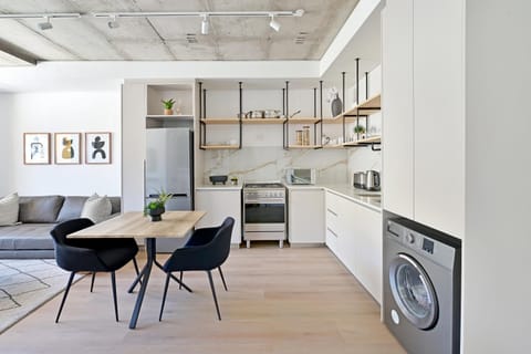 Kitchen or kitchenette, Living room, Seating area, Dining area, oven, stove, washing machine