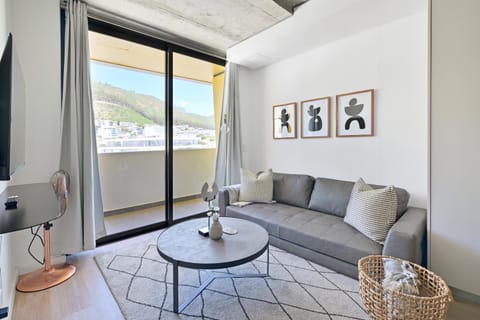 TV and multimedia, View (from property/room), Balcony/Terrace, Living room, Seating area