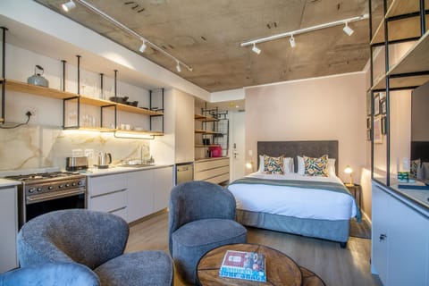 Kitchen or kitchenette, Photo of the whole room, Seating area, Bedroom