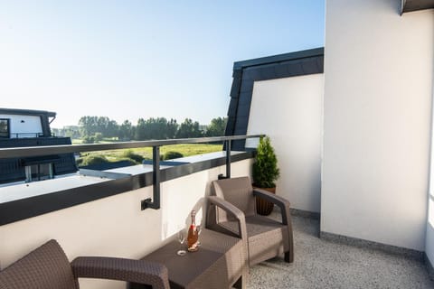 Patio, View (from property/room), Balcony/Terrace