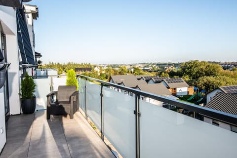 Property building, View (from property/room), Balcony/Terrace