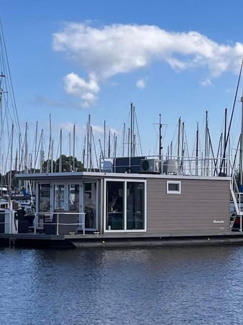 Property building, Day, Lake view