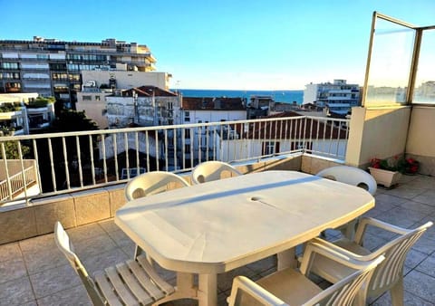 Property building, Patio, Day, Natural landscape, View (from property/room), Balcony/Terrace, Dining area, Sea view