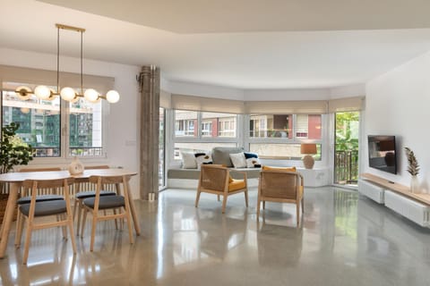Living room, Seating area, Dining area