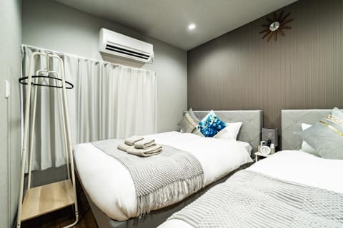 Bed, Bedroom, air conditioner