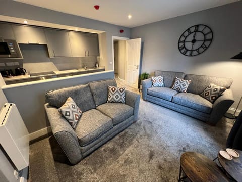 Kitchen or kitchenette, Seating area