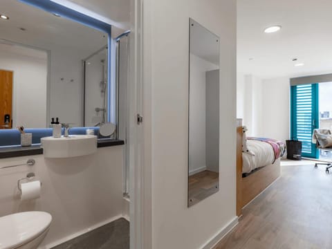 Bathroom, Photo of the whole room, Bedroom