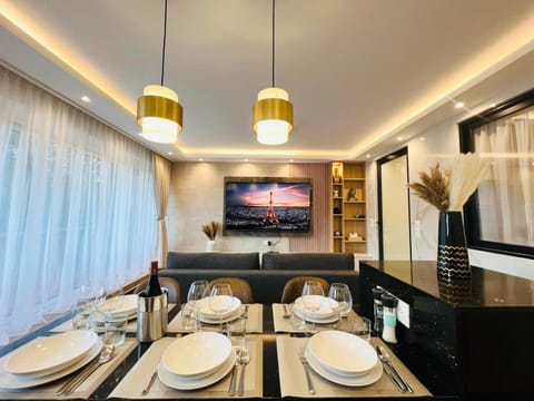 TV and multimedia, Kitchen or kitchenette, Dining area