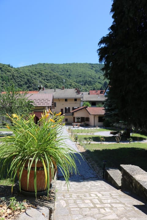 Property building, Garden, View (from property/room), Mountain view